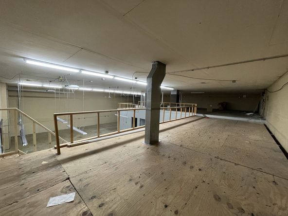 Industrial/Flex: 705 Greenway Dr, Columbus, IN 47201